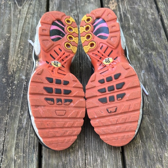 Nike Air Max TN Plus Sneakers - Picture 5 of 6